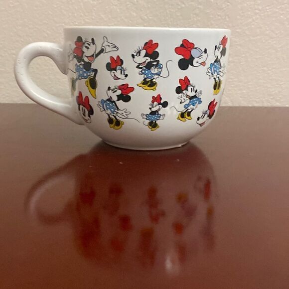 🎀🍲 Disney Minnie Mouse Large Coffee / Soup Bowl Poses Tossed Classic  Mug - Picture 4 of 6
